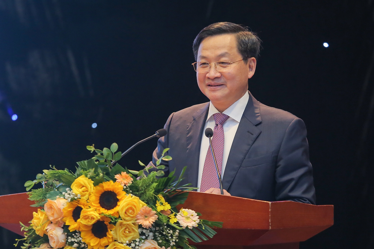 Petrovietnam đạt và hoàn thành vượt mức các chỉ tiêu sản xuất kinh doanh, dẫn đầu 19 tập đoàn, tổng công ty Nhà nước