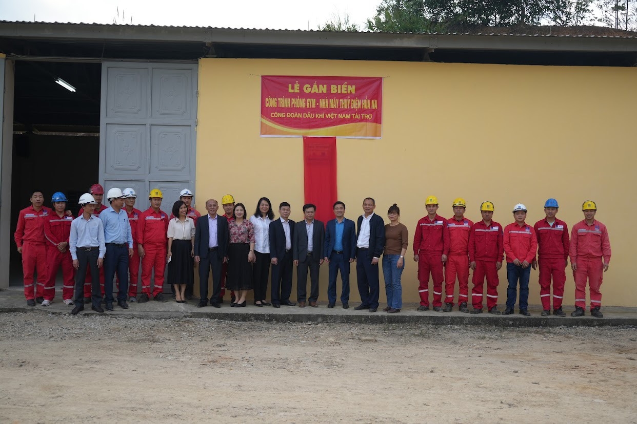 Công đoàn Dầu khí Việt Nam chúc Tết người lao động Công ty CP Thủy điện Hủa Na