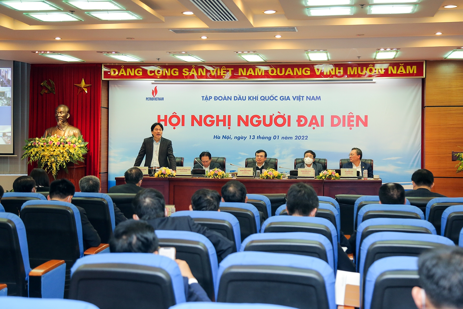 Người đại diện là 