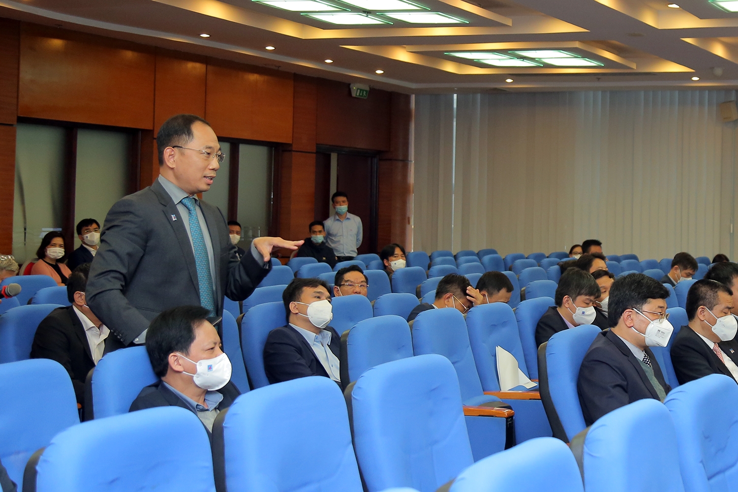 Người đại diện là 