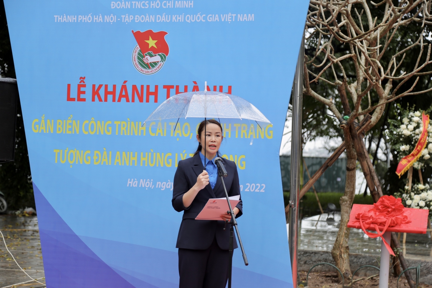 Khánh thành, gắn biển công trình cải tạo, chính trang tượng đài Anh hùng Lý Tự Trọng