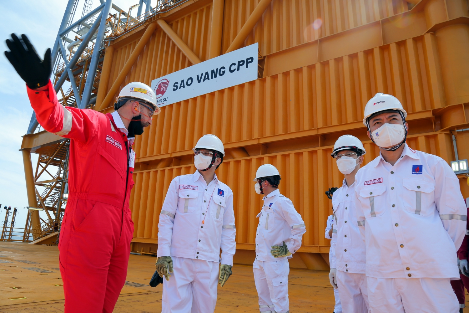 Tổng Giám đốc Petrovietnam Lê Mạnh Hùng kiểm tra tình hình, làm việc tại mỏ Sao Vàng - Đại Nguyệt