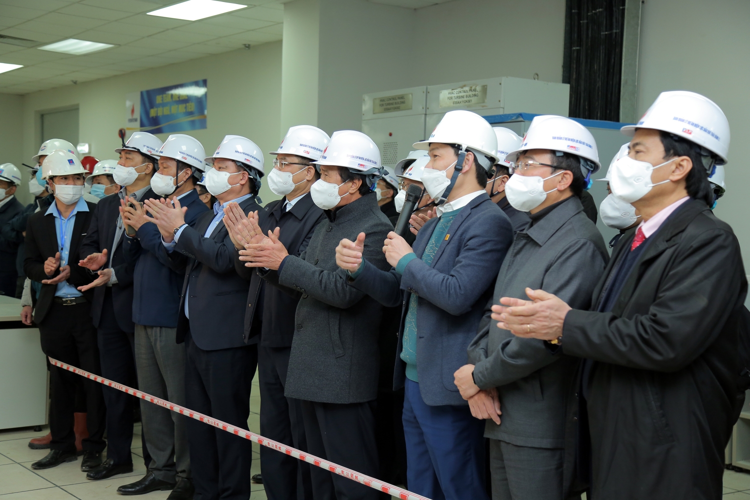 Đốt lửa lần đầu bằng dầu của NMNĐ Thái Bình 2 là dấu mốc quan trọng