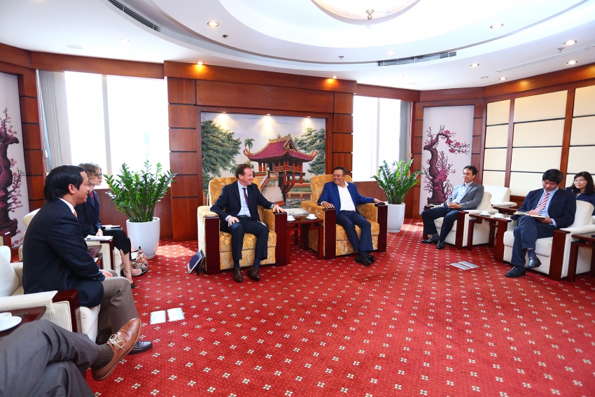 Chủ tịch Petrovietnam tiếp lãnh đạo Công ty CGG chu tich petrovietnam tiep lanh dao cong ty cgg