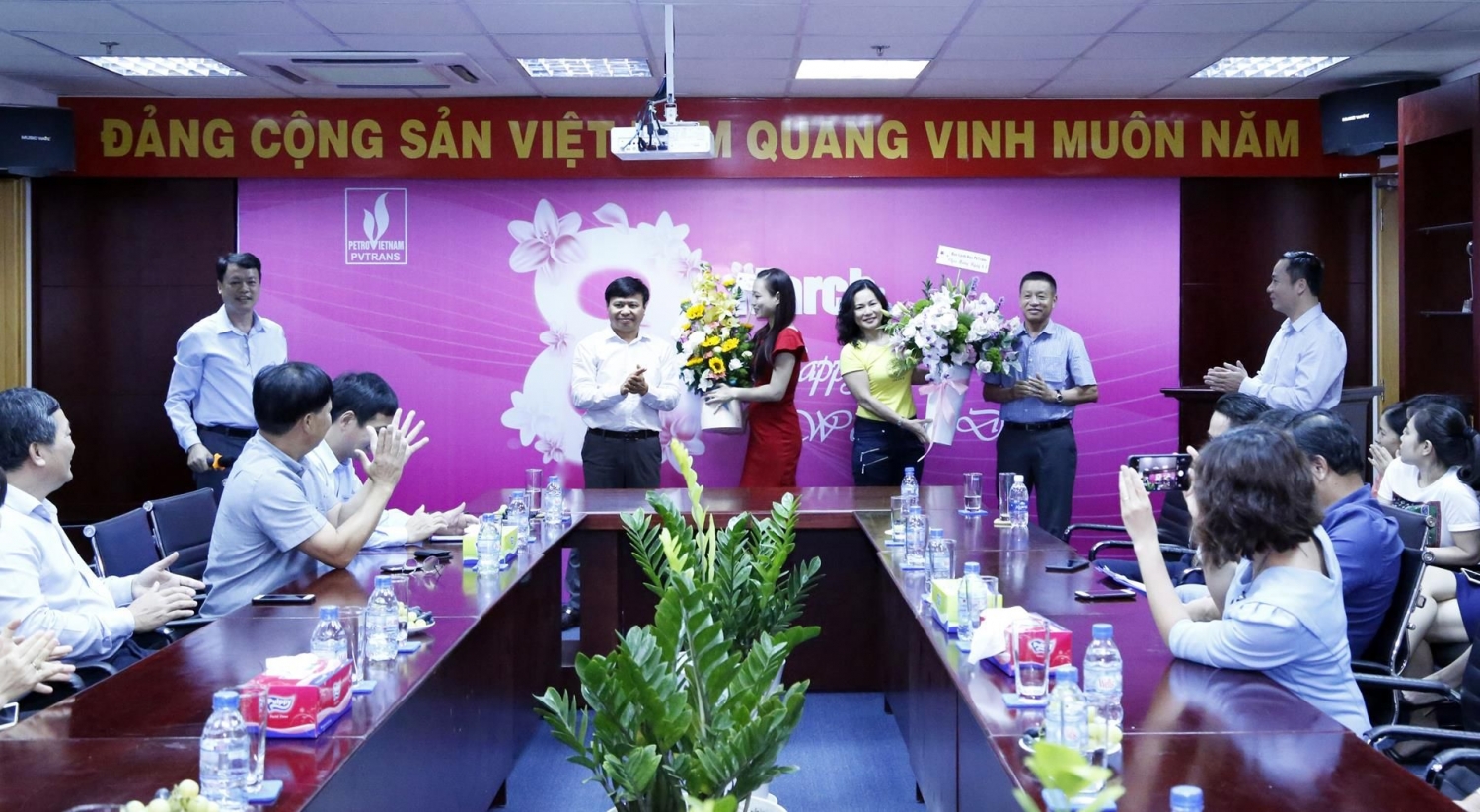 cong doan pvtrans gap mat nhan ngay quoc te phu nu 83
