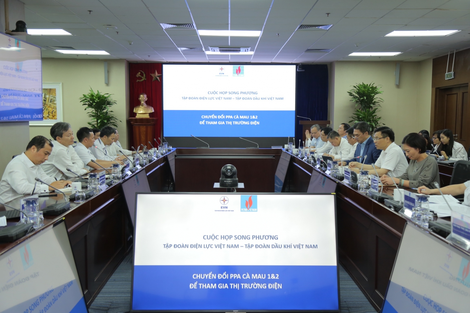Toàn cảnh buổi làm việc