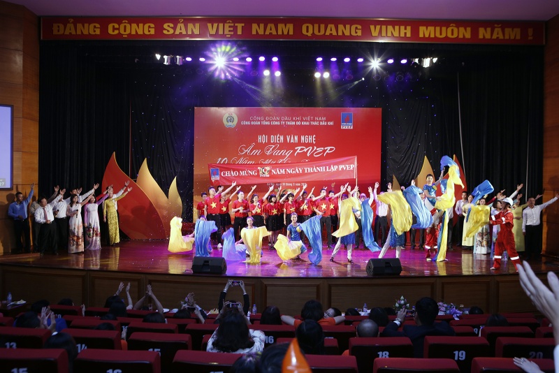 Sôi nổi hội diễn văn nghệ PVEP khu vực phía Bắc soi noi hoi dien van nghe pvep khu vuc phia bac