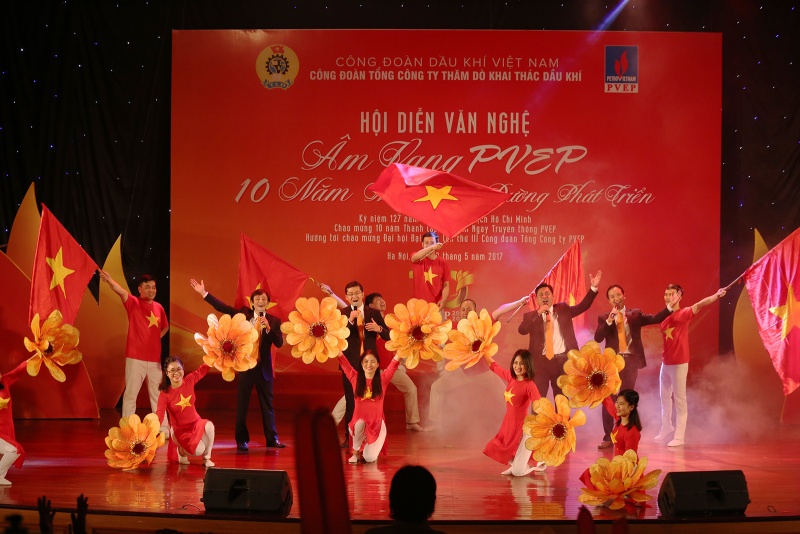 Sôi nổi hội diễn văn nghệ PVEP khu vực phía Bắc soi noi hoi dien van nghe pvep khu vuc phia bac