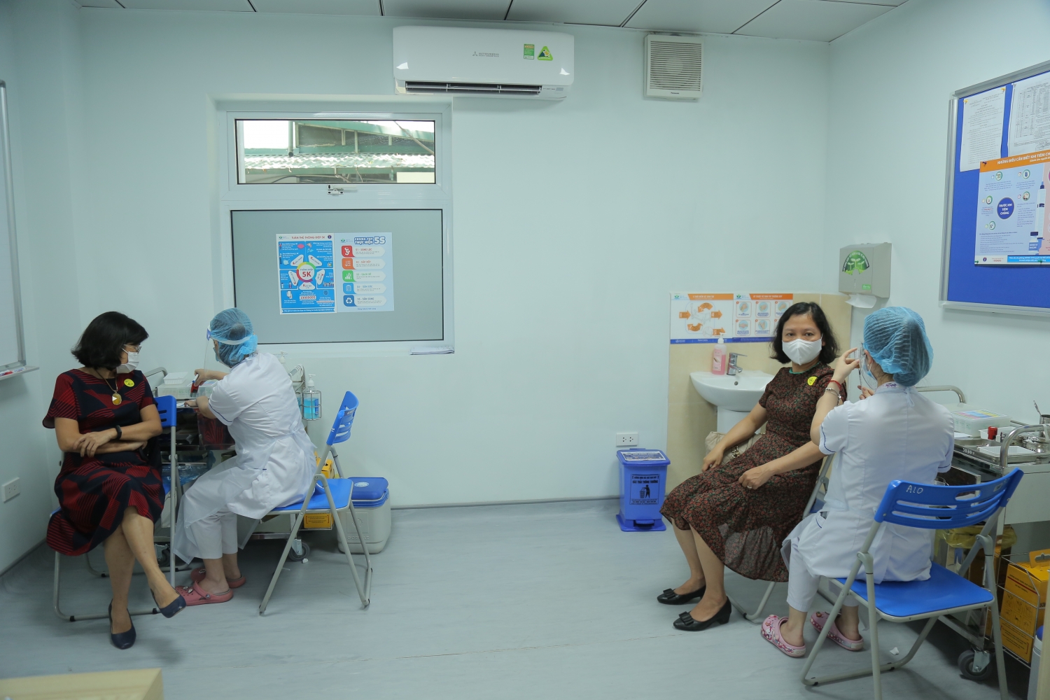 CBCNV Cơ quan Tập đoàn tham gia tiêm vắc xin phòng Covid-19