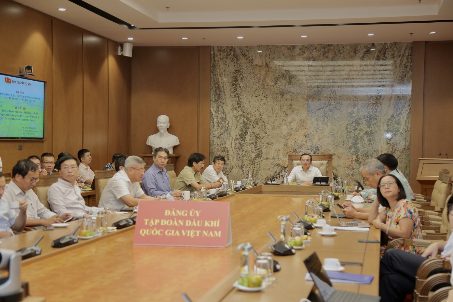 Đảng ủy Tập đoàn Dầu khí Quốc gia Việt Nam tổ chức học tập quán triệt