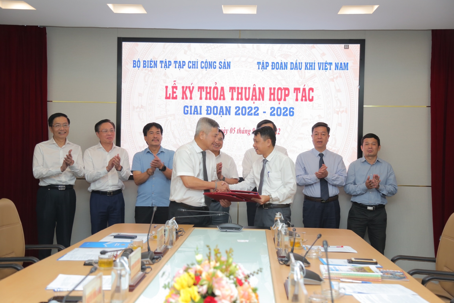 Petrovietnam ký kết thỏa thuận hợp tác với Tạp chí Cộng sản giai đoạn 2022 2026