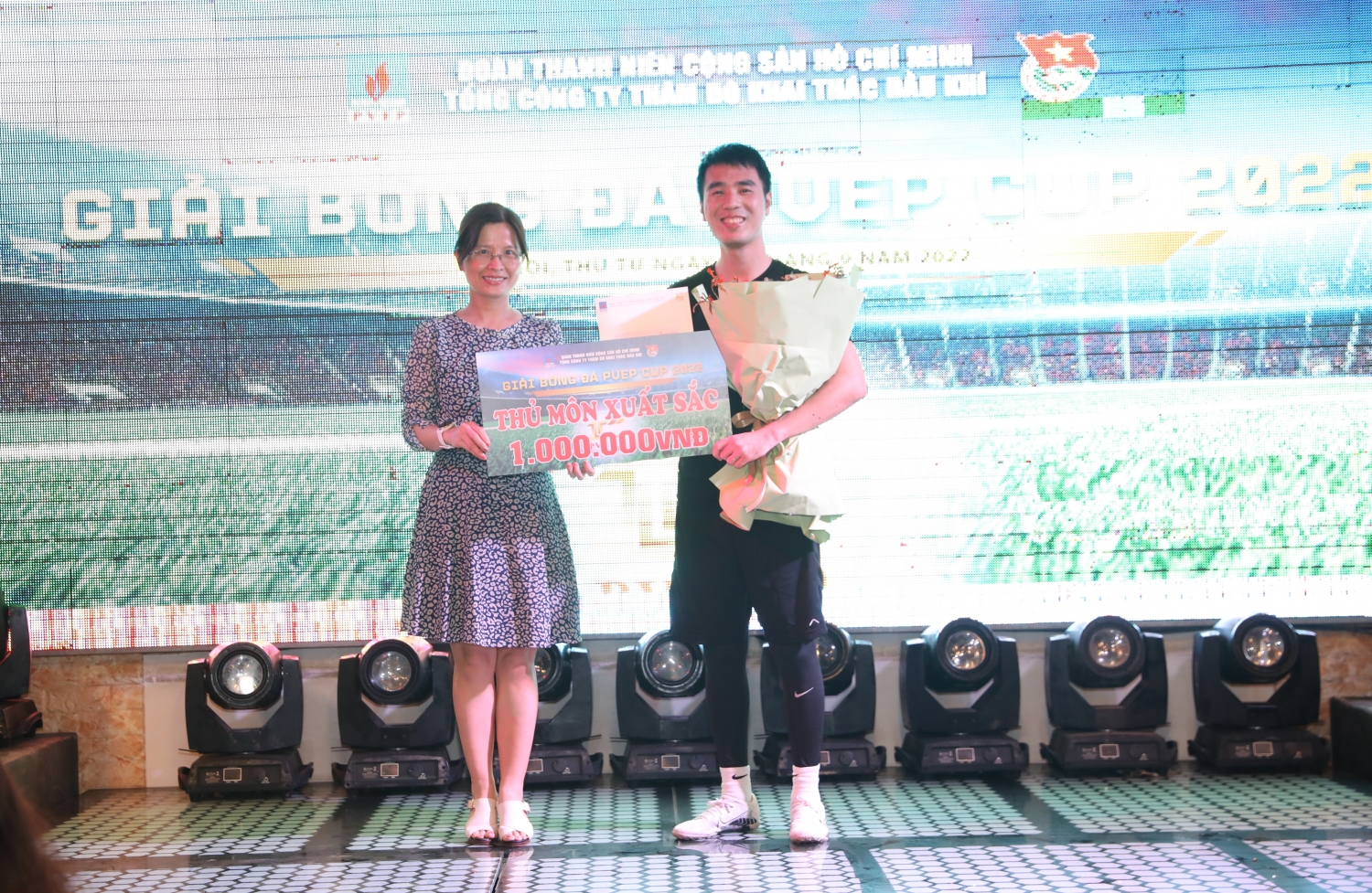 Đội bóng đá Văn phòng Tổng Công ty giành chức vô địch PVEP Cup 2022