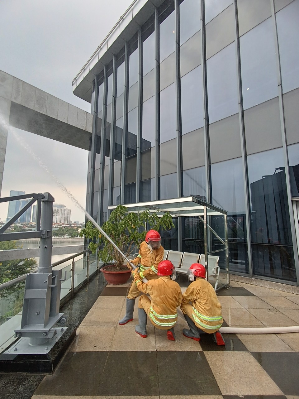 Diễn tập PCCC tại trụ sở Petrovietnam
