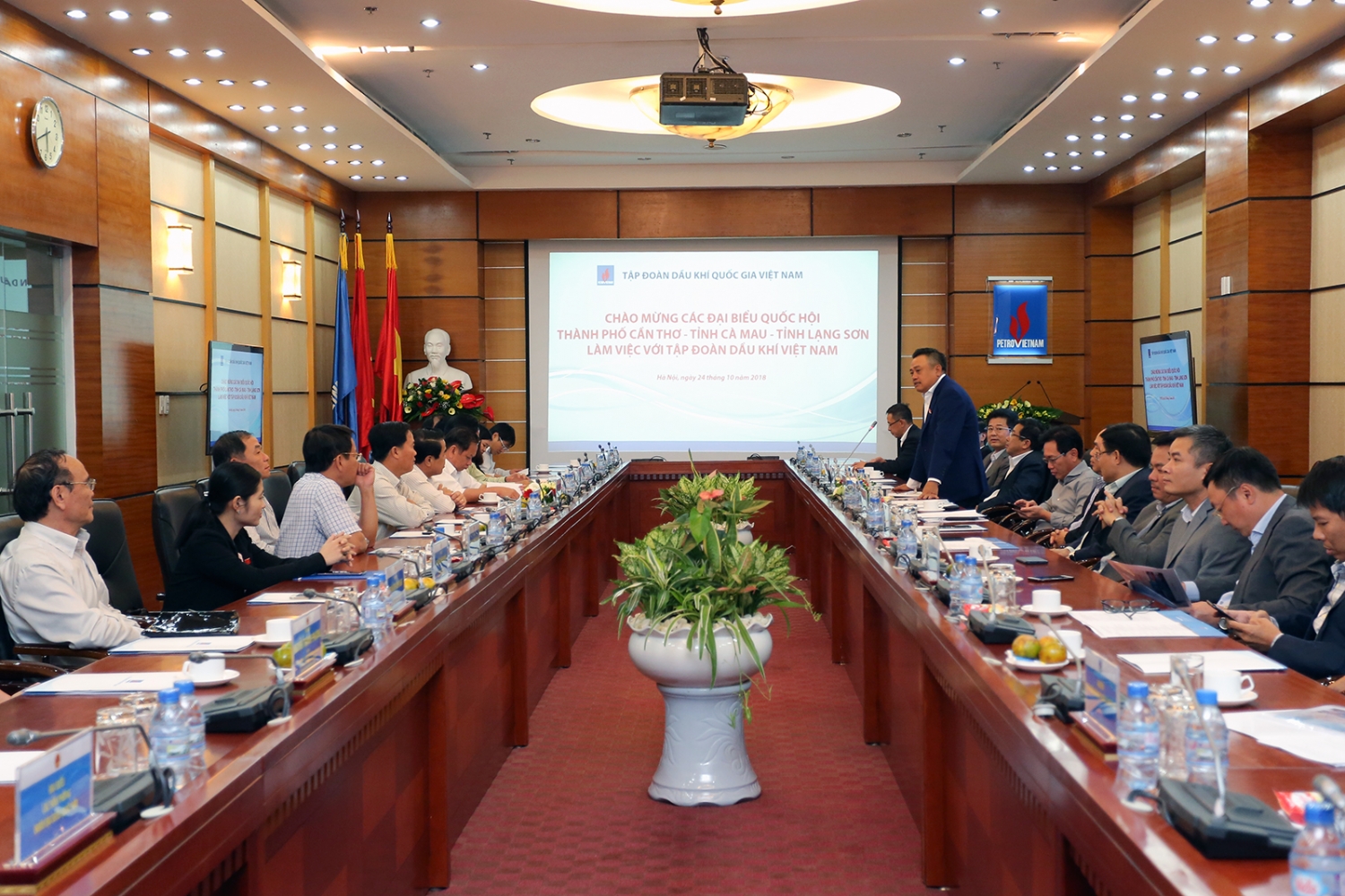 cac doan dai bieu quoc hoi can tho ca mau va lang son lam viec voi tap doan dau khi viet nam
