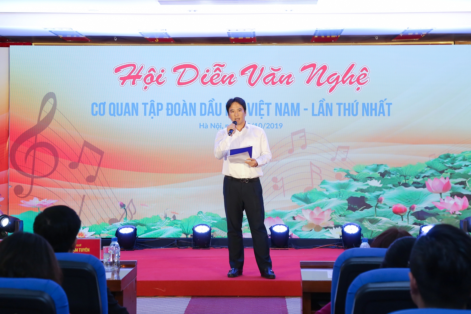 soi noi hoi dien van nghe co quan tap doan dau khi viet nam lan thu i