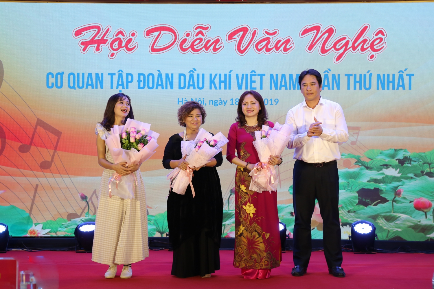 soi noi hoi dien van nghe co quan tap doan dau khi viet nam lan thu i