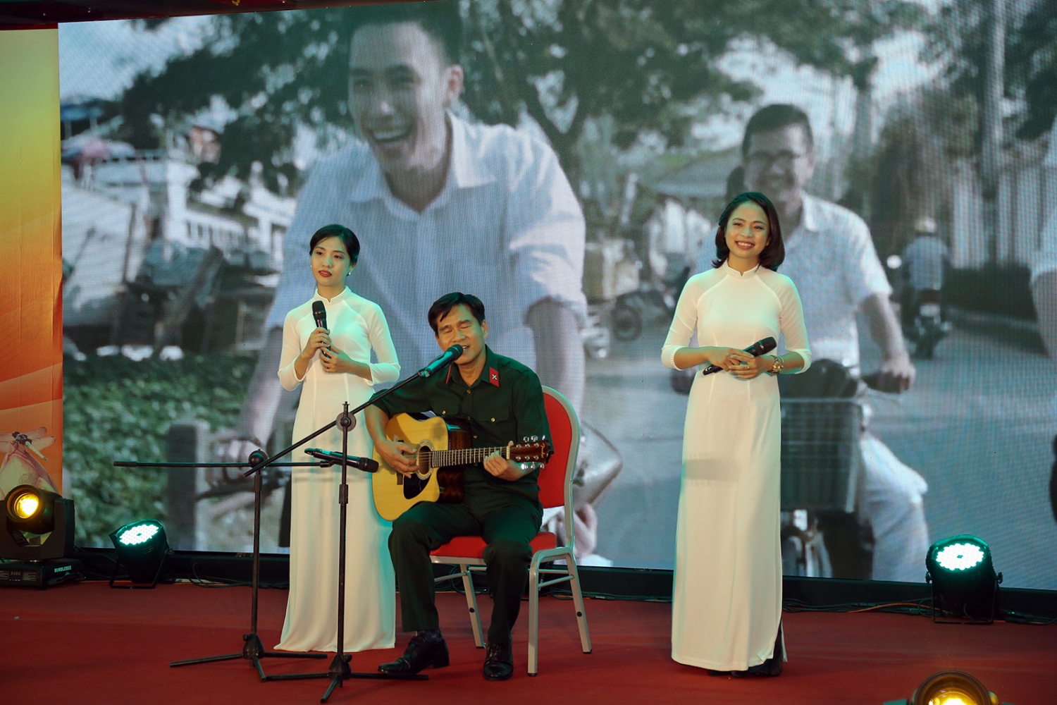 soi noi hoi dien van nghe co quan tap doan dau khi viet nam lan thu i