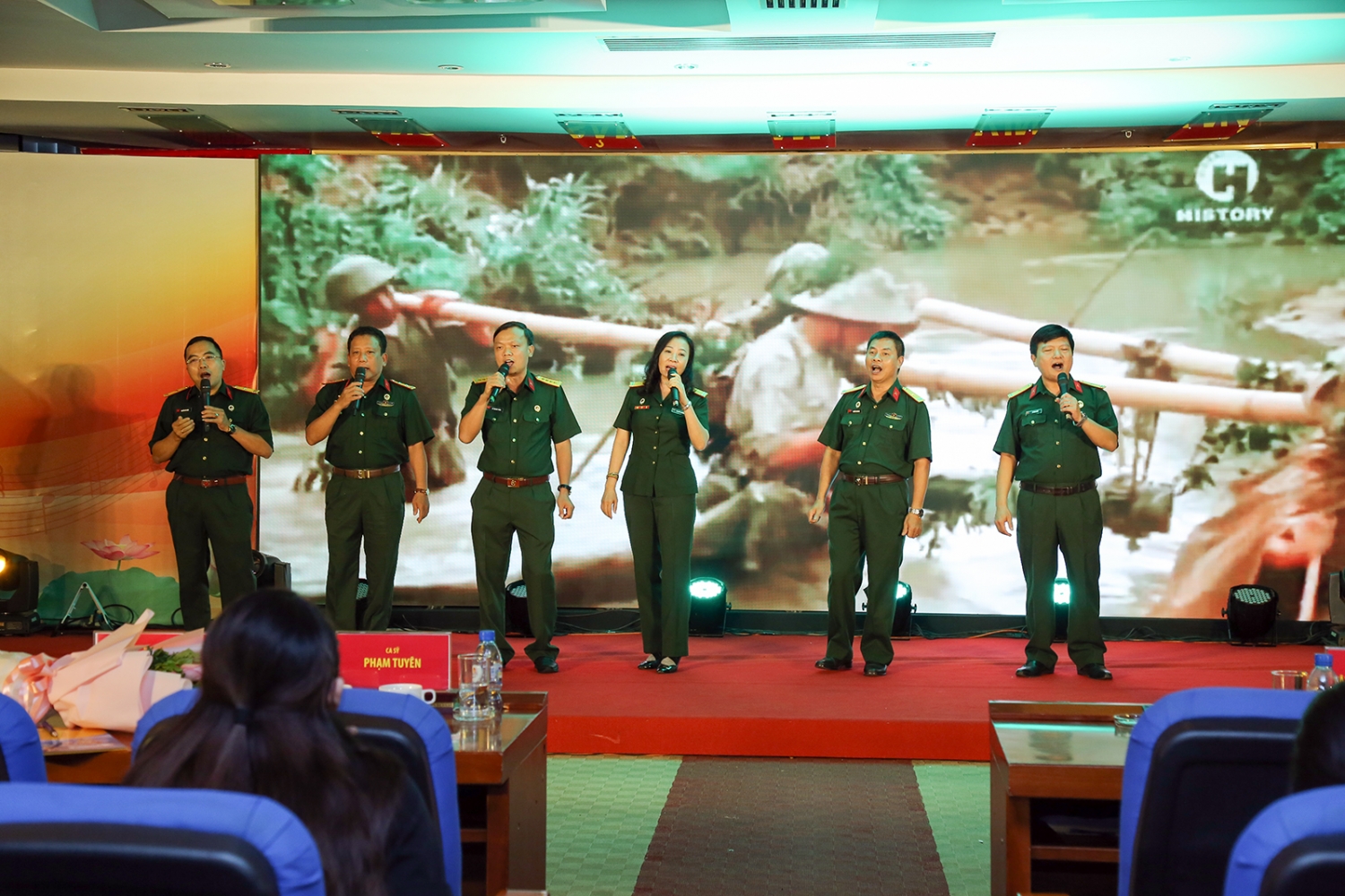 soi noi hoi dien van nghe co quan tap doan dau khi viet nam lan thu i