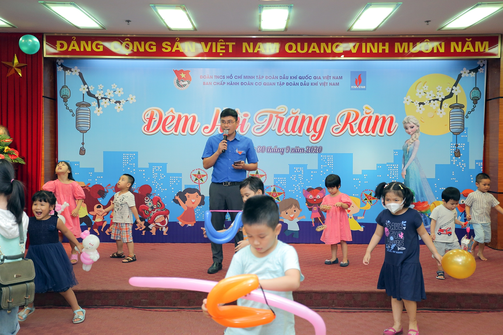 Tuổi trẻ Cơ quan Tập đoàn tổ chức chương trình Trung thu 