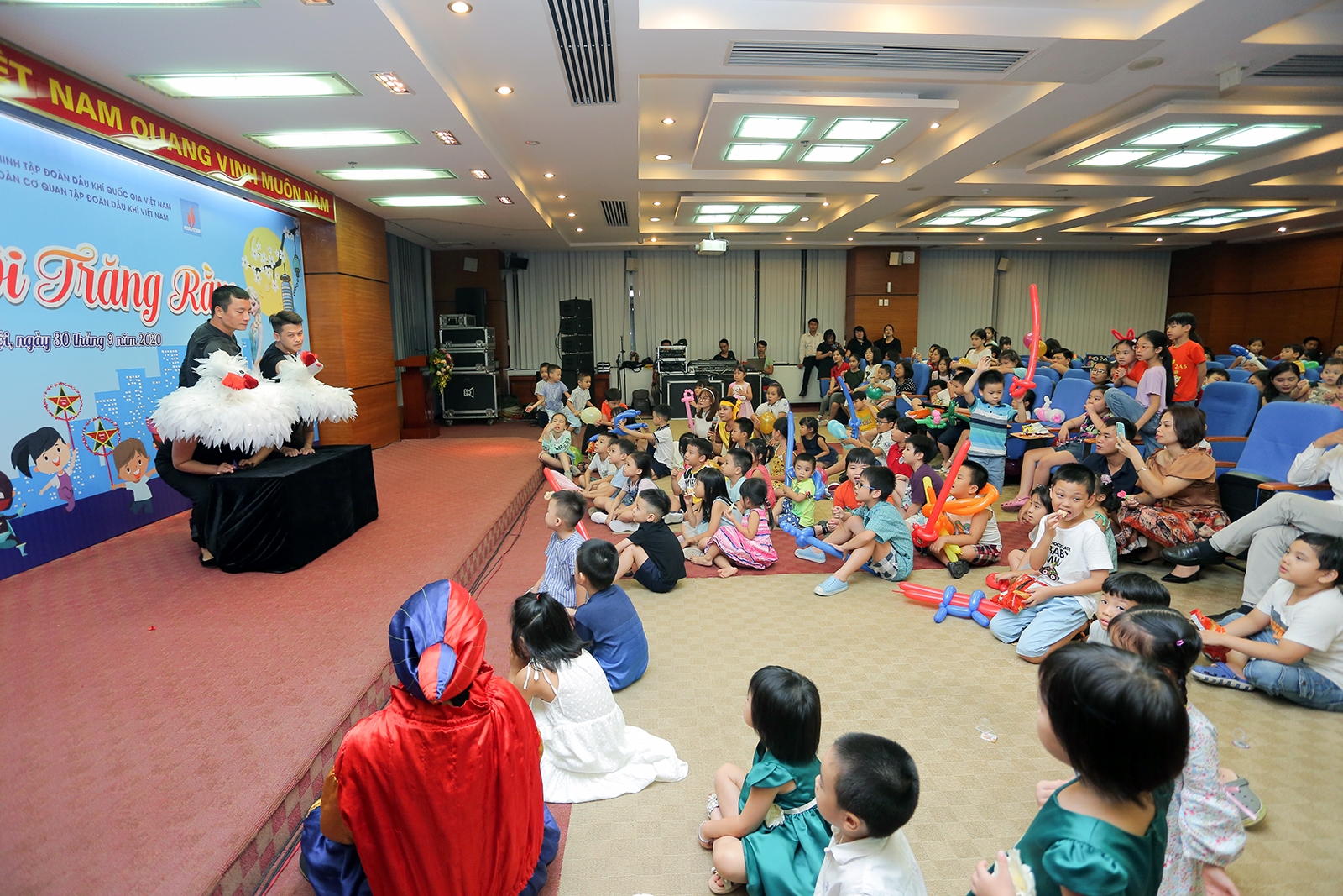 Tuổi trẻ Cơ quan Tập đoàn tổ chức chương trình Trung thu 