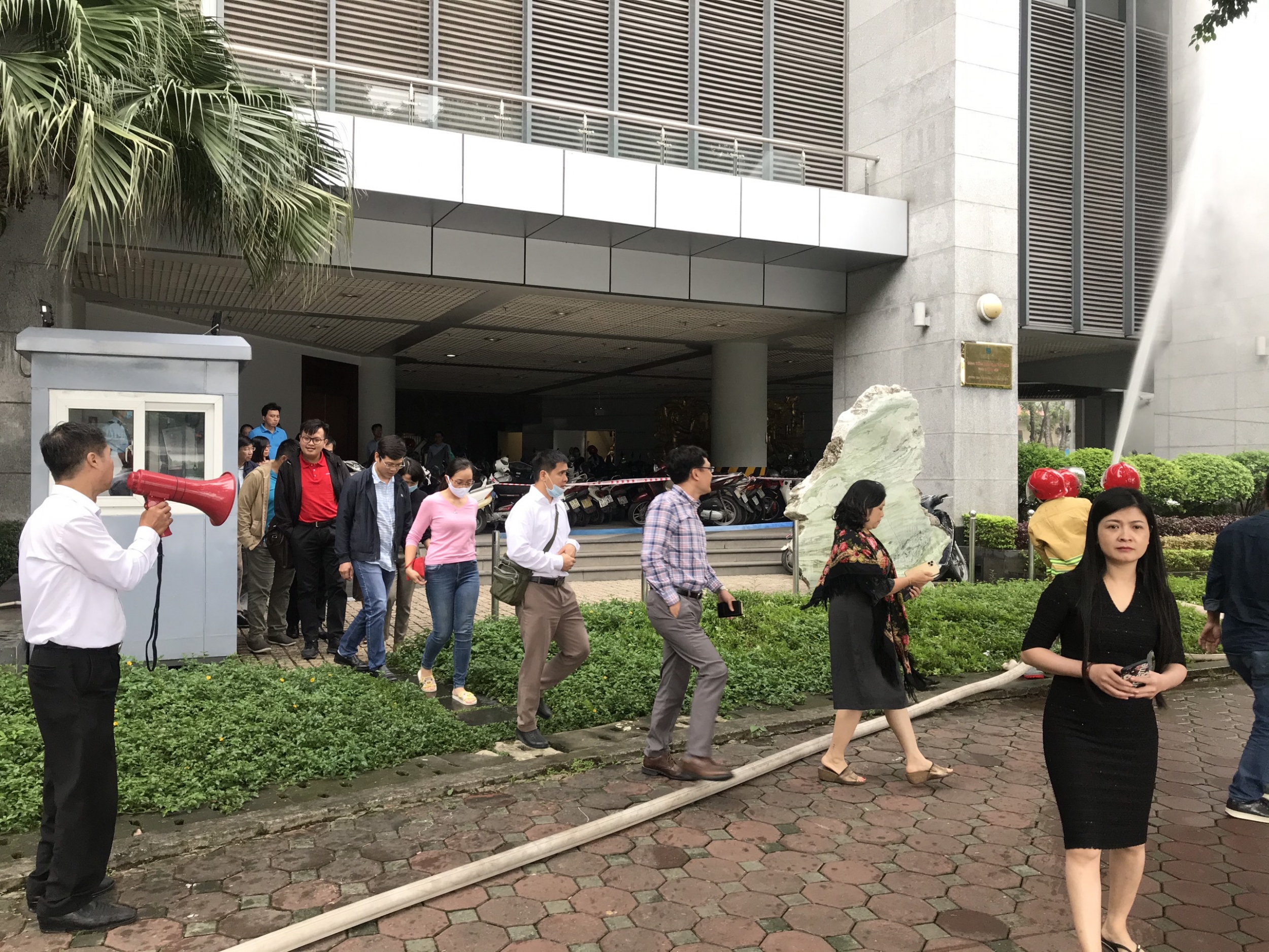 dien-tap-pccc-va-cuu-nan-cuu-ho-tai-tru-so-petrovietnam