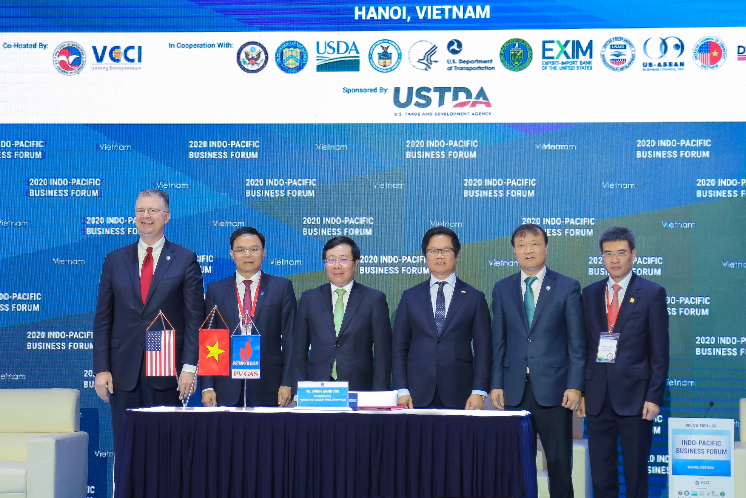 pv-gas-va-tap-doan-aes-ky-thoa-thuan-cac-dieu-khoan-chinh-cua-hop-dong-lien-doanh-du-an-kho-cang-lng-son-my-2