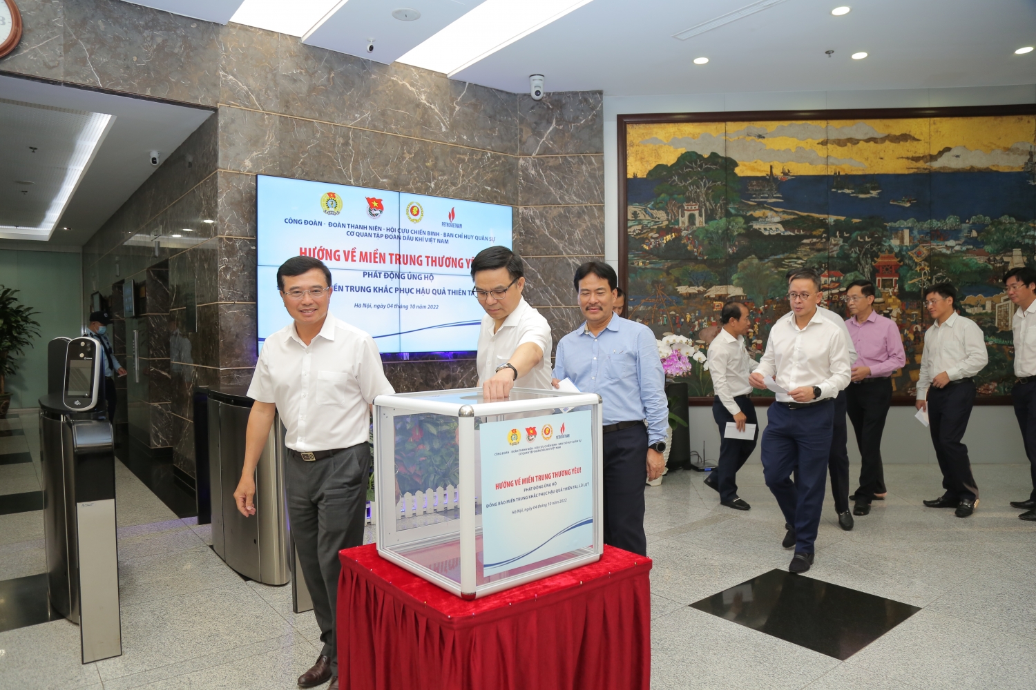 Petrovietnam phát động ủng hộ đồng bào miền Trung bị ảnh hưởng bởi bão Noru