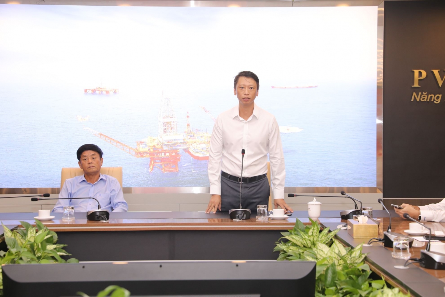 PVEP quyên góp ủng hộ đồng bào miền Trung khắc phục hậu quả bão lũ