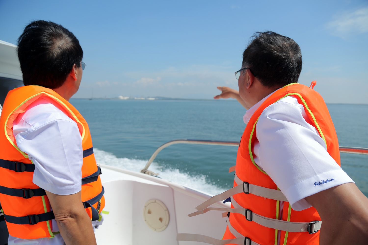 Lãnh đạo Petrovietnam thị sát khu vực dự kiến triển khai dự án tổ hợp lọc hóa dầu tại Long Sơn