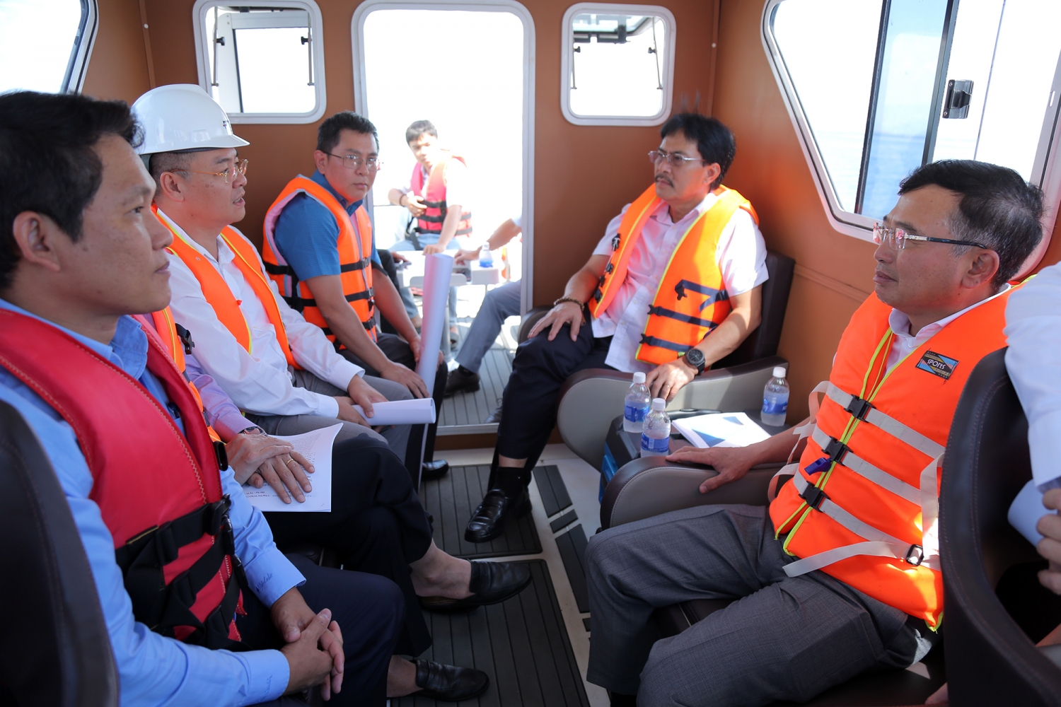 Lãnh đạo Petrovietnam thị sát khu vực dự kiến triển khai dự án tổ hợp lọc hóa dầu tại Long Sơn