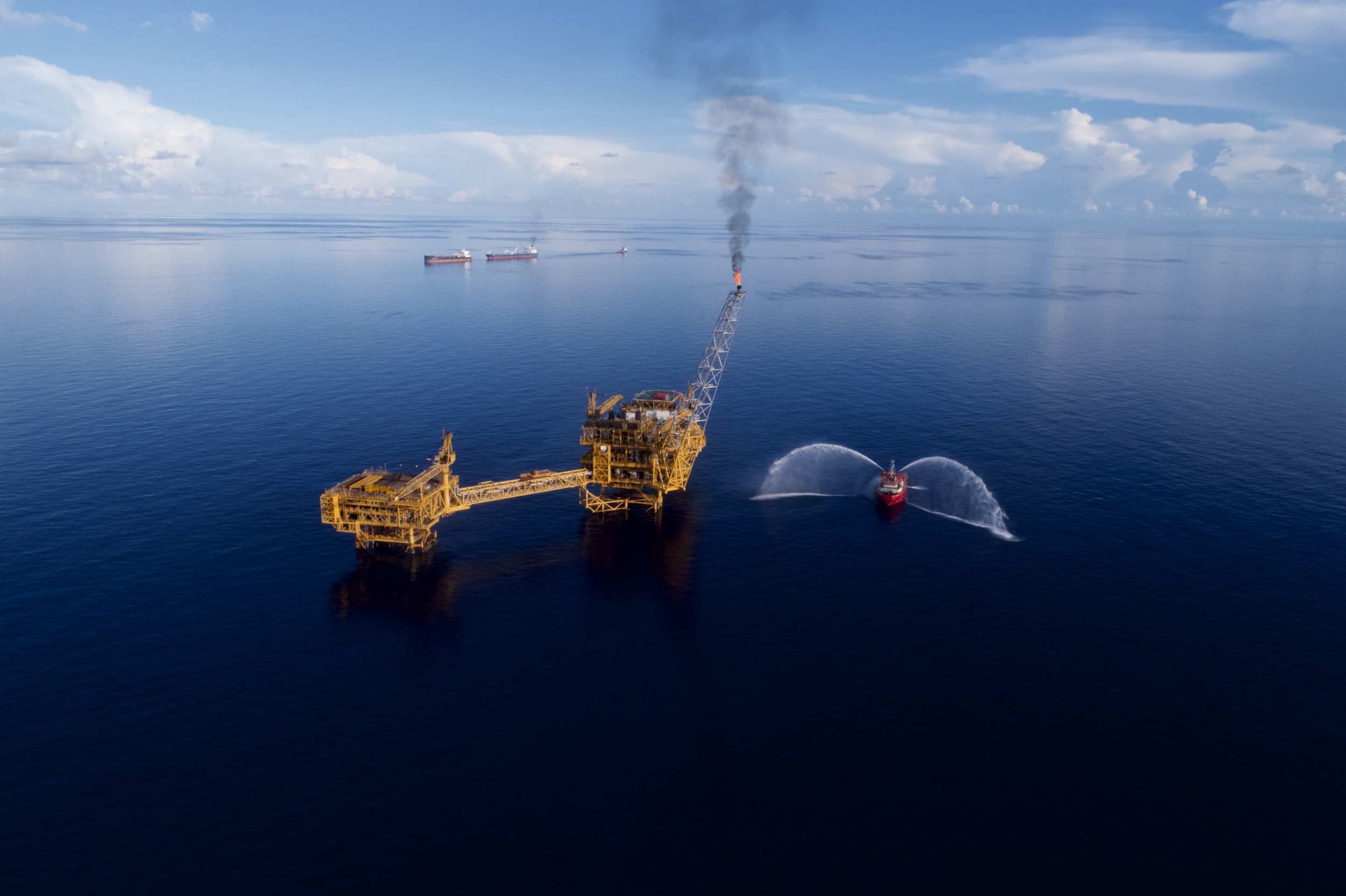 Phát triển Petrovietnam trở thành tập đoàn năng lượng, với tìm kiếm thăm dò, khai thác dầu khí là lĩnh vực cốt lõi