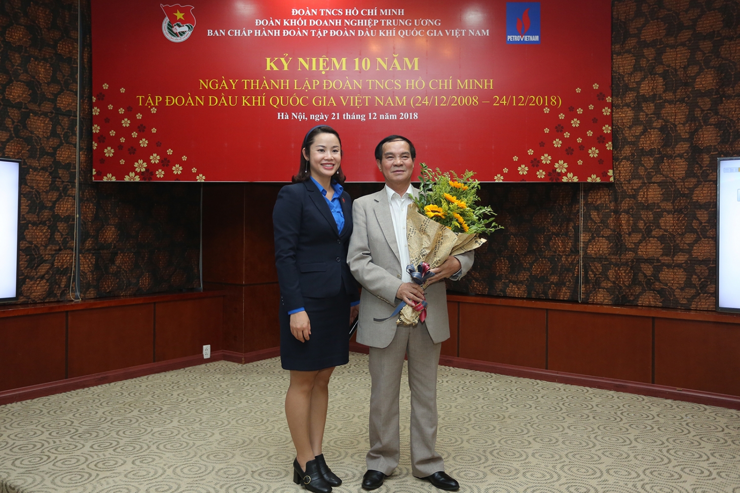 gap mat cac the he tuoi tre dau khi