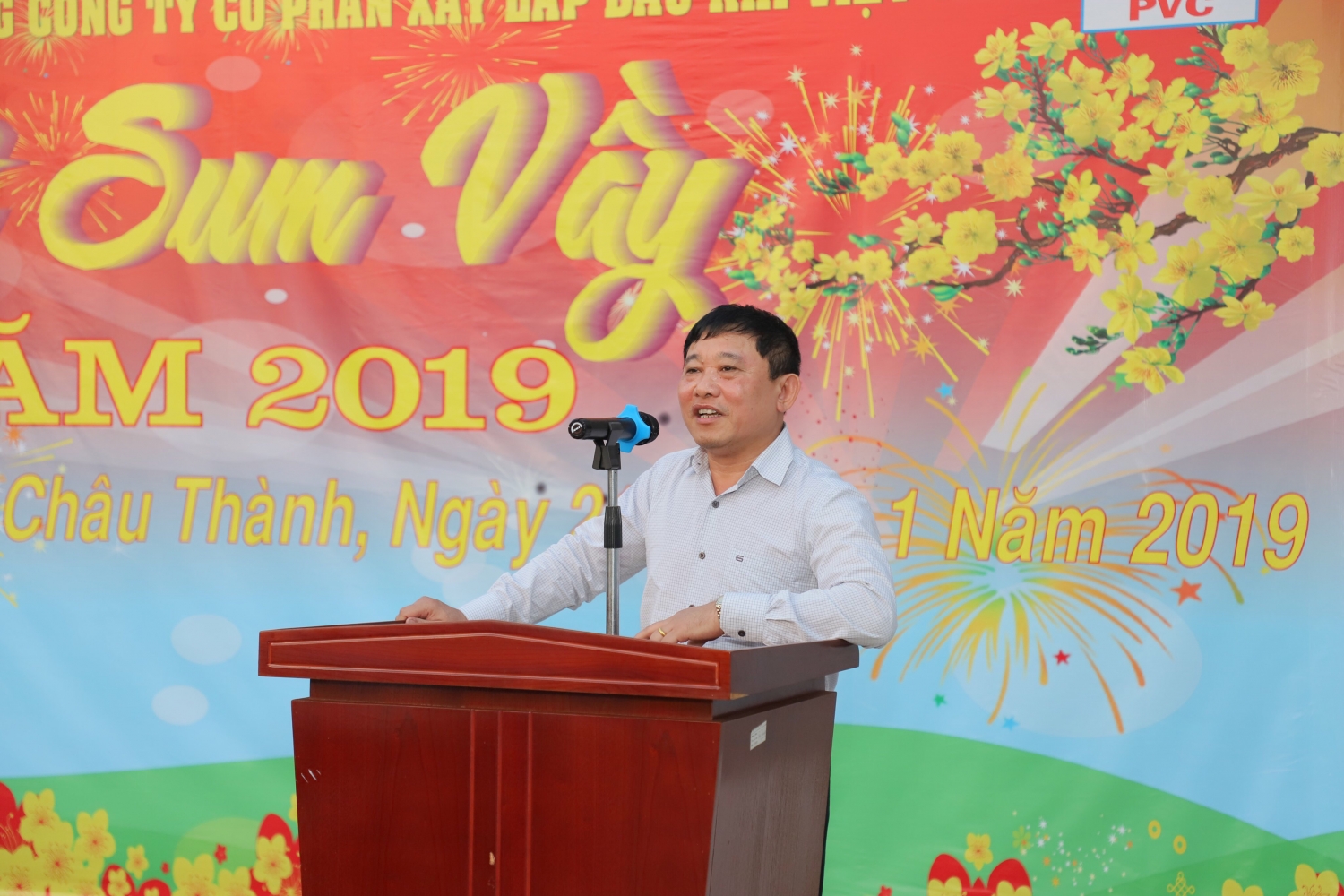 cong doan pvc to chuc tet sum vay cho nguoi lao dong tren cong truong nmnd song hau 1