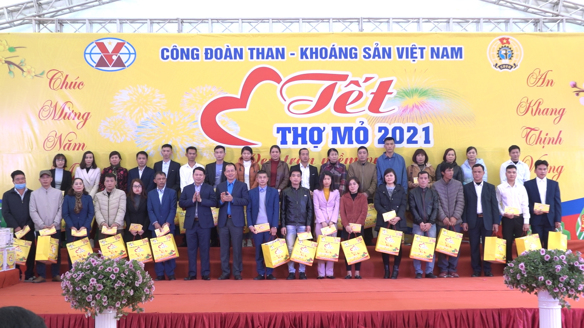 Tết thợ mỏ 2021 - “Vẹn tròn niềm vui Tết thợ mỏ 2021 trọn một niềm vui
