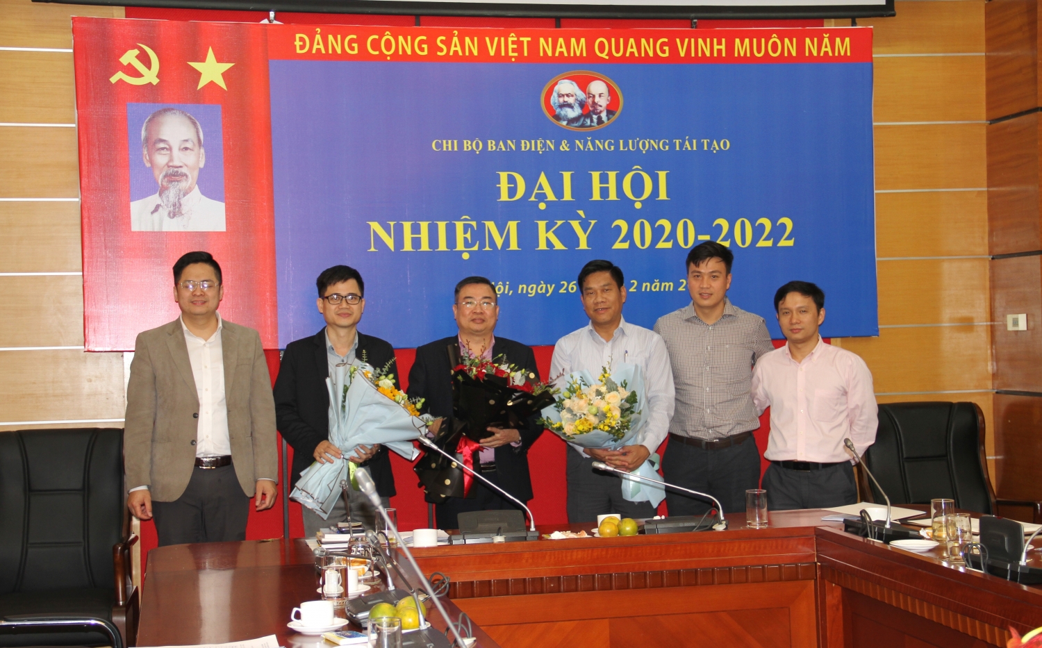 ban dien nang luong tai tao lam rat kho khen rat kho