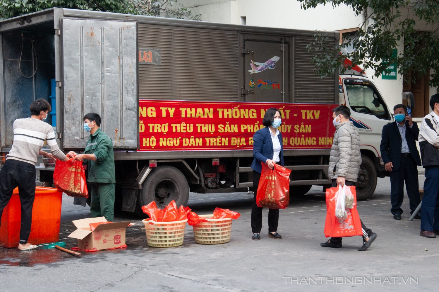 Tết ấm áp của thợ mỏ TKV Tết ấm áp trên khắp các mỏ than của TKV