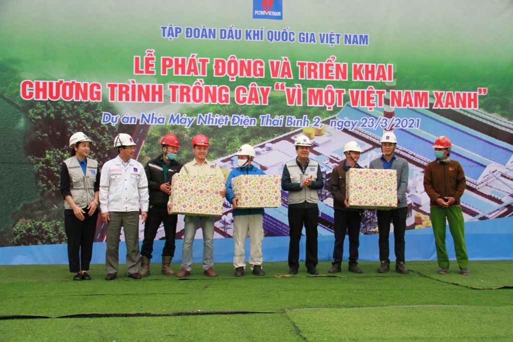 Petrovietnam phát động chương trình trồng 1 tỉ cây xanh