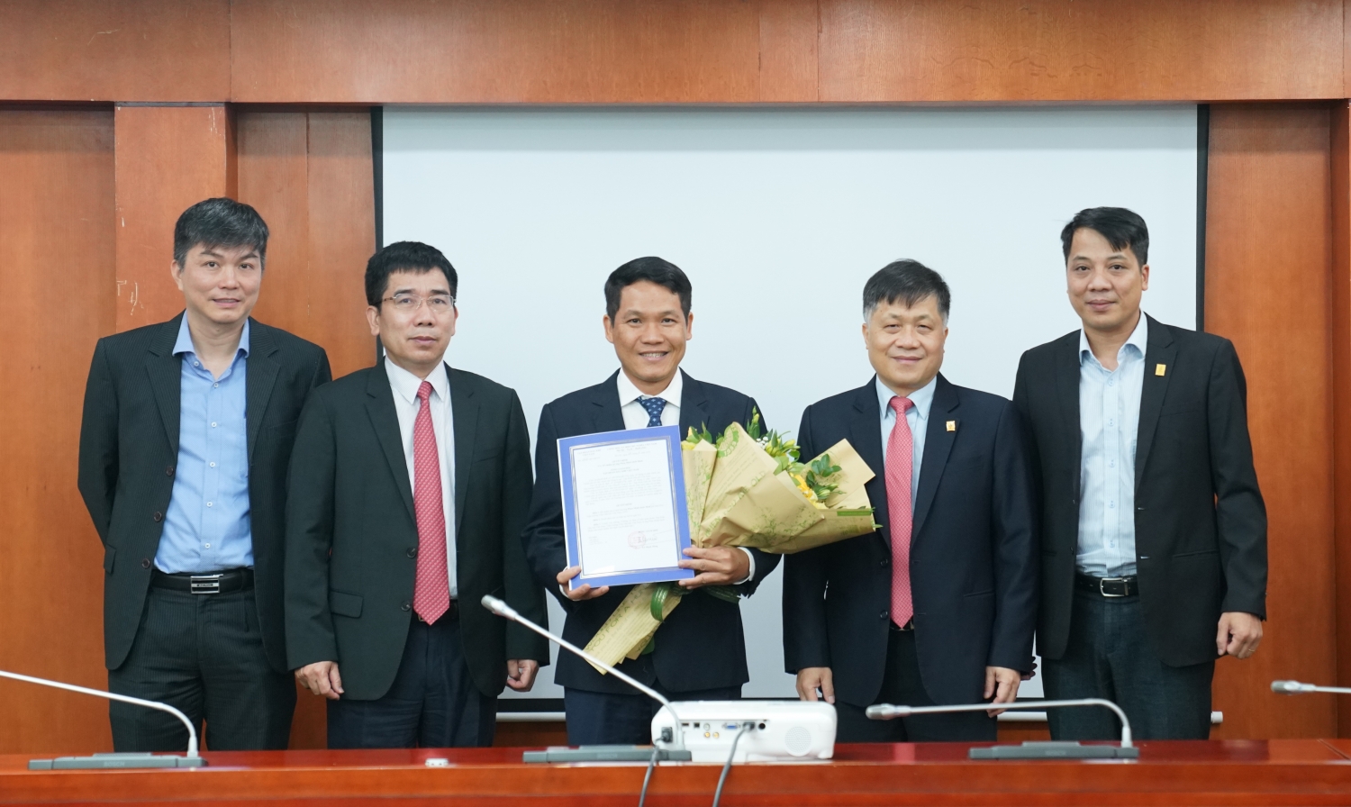 Petrovietnam bổ nhiệm lại TS. Phan Minh Quốc Bình giữ chức vụ Phó Viện trưởng VPI