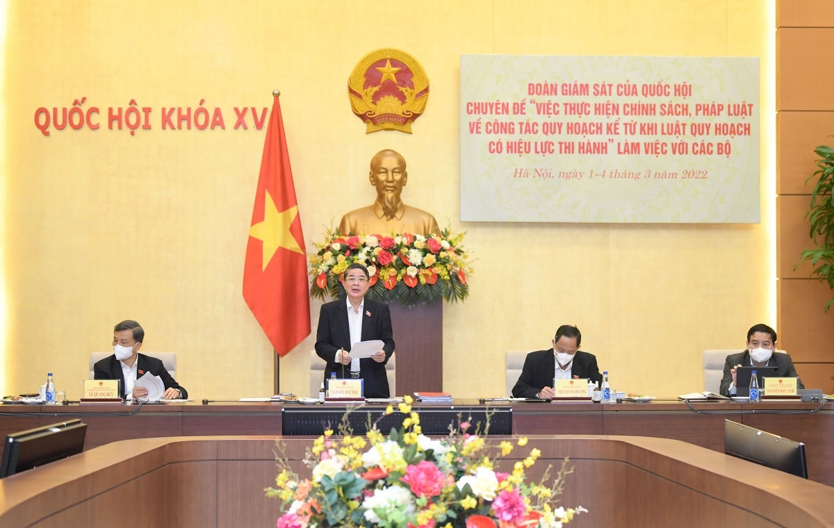Đoàn Giám sát của Quốc hội yêu cầu Bộ Công Thương khẩn trương hoàn thành Quy hoạch điện VIII Đoàn giám sát của Quốc hội đề nghị Bộ Công Thương khẩn trương hoàn thành Quy hoạch điện VIII