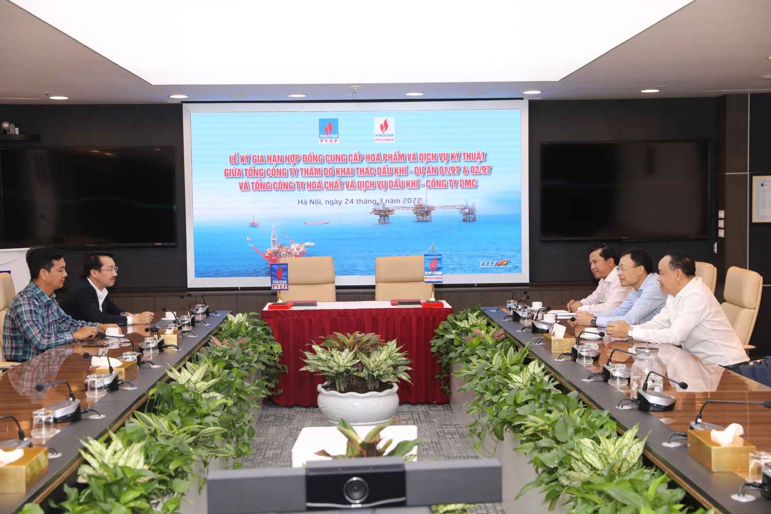 PVEP và DMC gia hạn hợp đồng cung cấp hóa phẩm và dịch vụ khai thác mỏ Thăng Long - Đông Đô