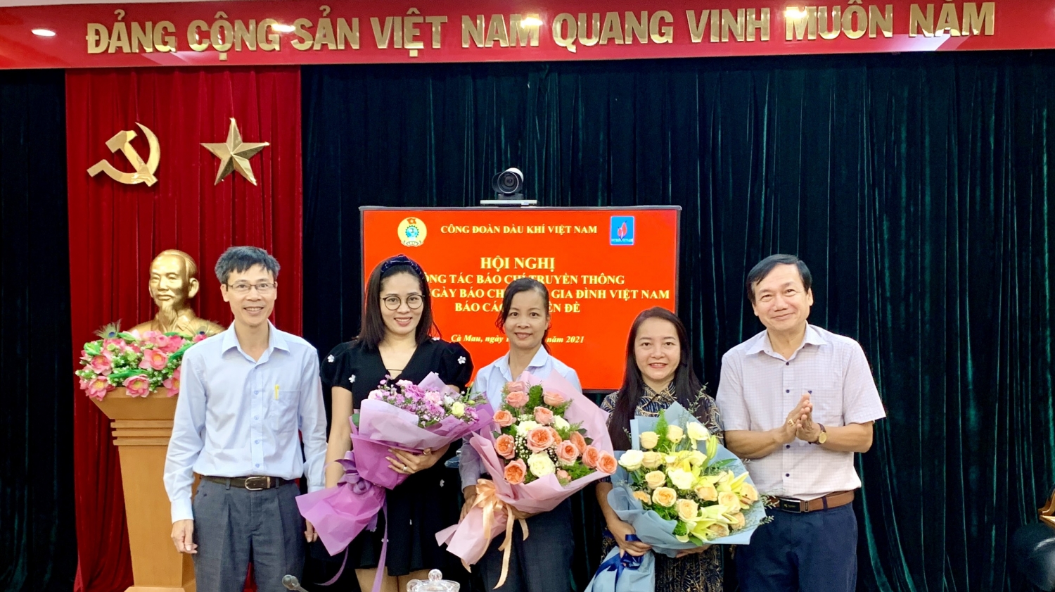 Chủ tịch CĐ DKVN Nghiêm Thùy Lan: "Truyền thông công đoàn phải đi trước một bước"