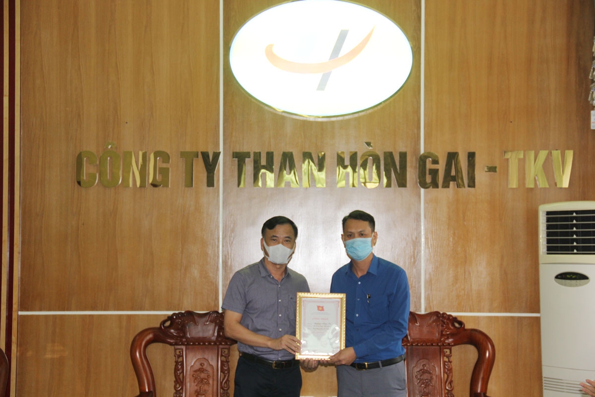 Thợ mỏ TKV dũng cảm cứu người trong cơn hoạn nạn
