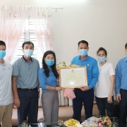 Công đoàn TKV khen thưởng thợ mỏ dũng cảm cứu người bị nạn