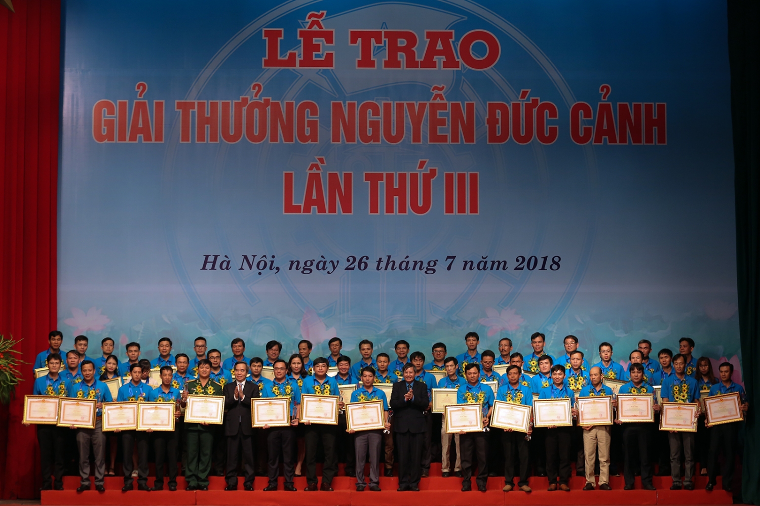 vinh danh nguoi lao dong dau khi