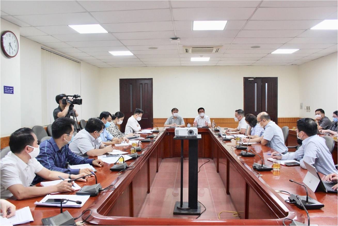 Bộ Công Thương họp khẩn trong đêm để lo lương thực và điện cho miền Nam