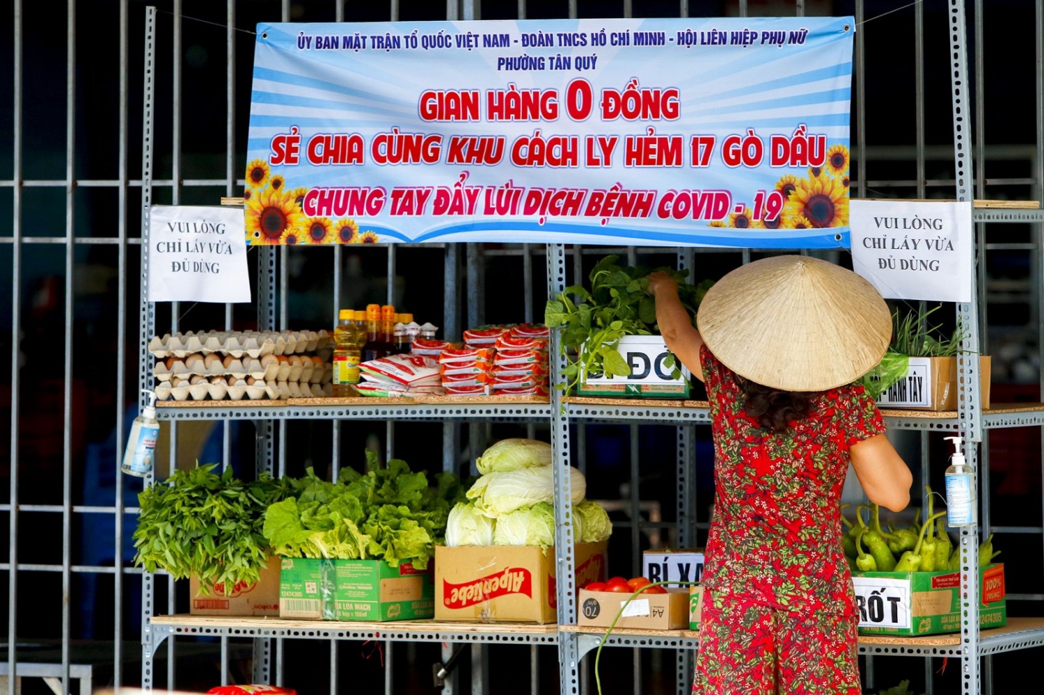 Muôn màu đi chợ thời “giãn cách xã hội”