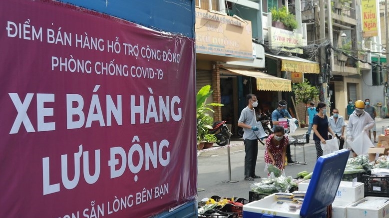 Muôn màu đi chợ thời “giãn cách xã hội”