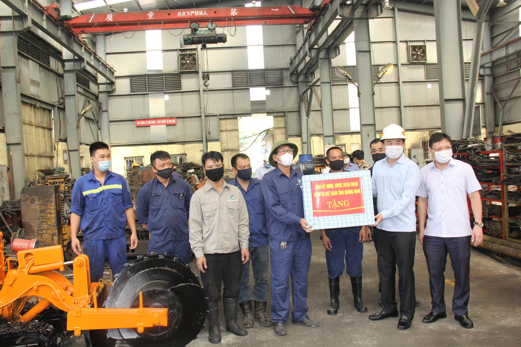 TKV luôn đồng hành cùng Quảng Ninh phòng chống dịch và phát triển kinh tế
