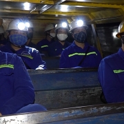 Những chiến sĩ trên mặt trận sản xuất than