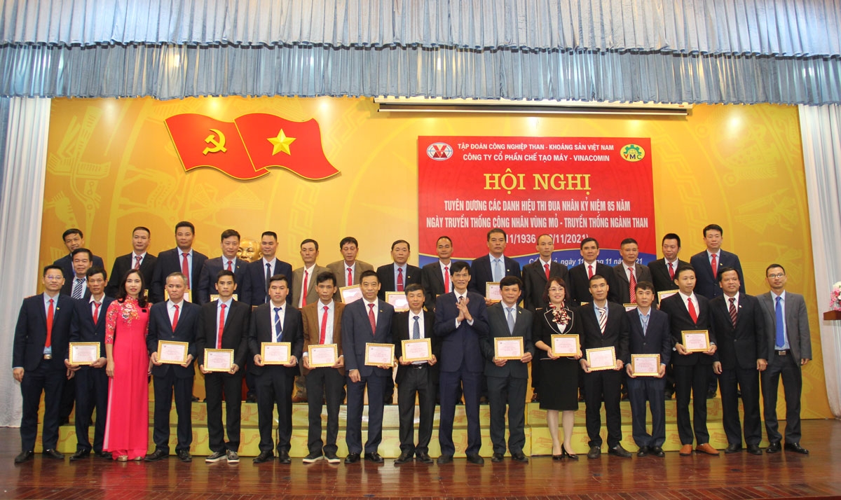 Chế tạo máy - VINACOMIN tổ chức tôn vinh các tập thể về đích trước kế hoạch năm 2021